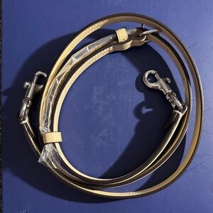 Coach Pale butter 🧈 Yelling Leather Strap brand new!